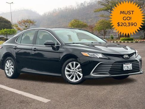 Used 2023 Toyota Camry LE image 1