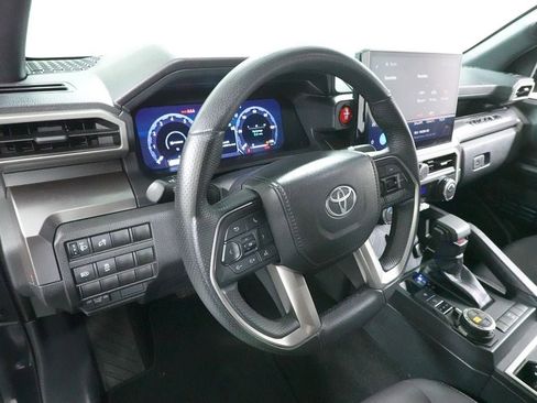 Used 2025 Toyota Tacoma TRD Off-Road image 23