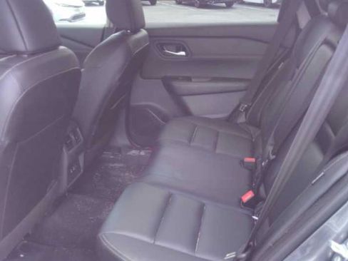 Used 2026 Nissan Rogue SL FWD image 4