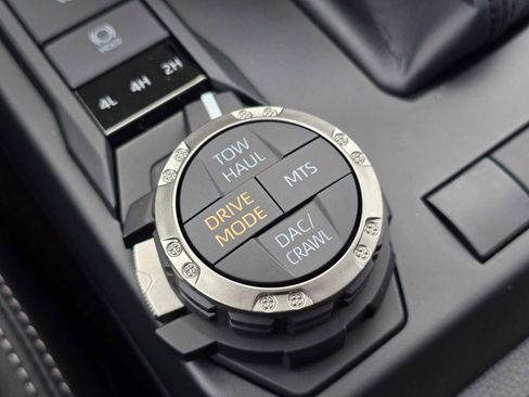 Certified 2025 Toyota 4Runner TRD Off-Road Premium image 31