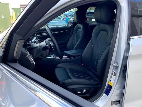 Used 2021 BMW 530i w/ Premium Package image 8