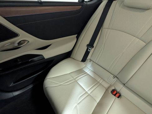Used 2025 Lexus ES 350 Ultra Luxury FWD image 13