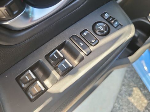 Used 2023 Honda Pilot TrailSport image 16