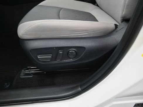 Used 2024 Toyota RAV4 XLE FWD image 12
