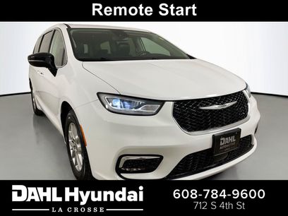 Used 2024 Chrysler Pacifica Touring-L