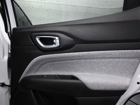 Used 2025 Jeep Compass Sport AWD/4WD image 21