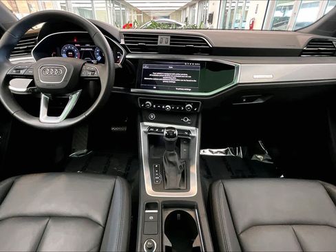 Certified 2025 Audi Q3 2.0T Premium w/ Convenience Package AWD/4WD image 16