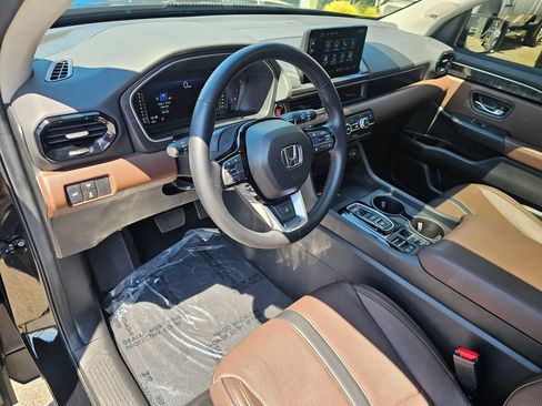 Used 2025 Honda Pilot Elite image 22