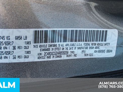 Used 2017 Dodge Grand Caravan SXT FWD image 36
