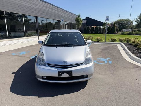 Used 2006 Toyota Prius w/ Pkg 8 FWD image 2