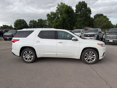 Used 2021 Chevrolet Traverse High Country w/ LPO, Floor Liner Package FWD image 6