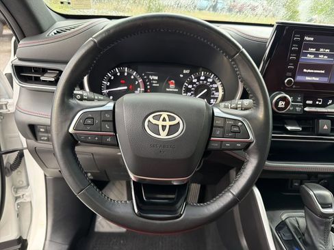 Used 2021 Toyota Highlander XSE FWD image 27