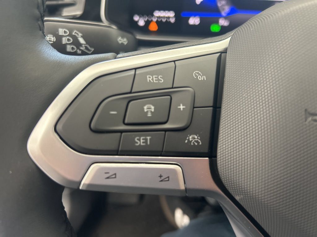 New 2026 Volkswagen Jetta SE FWD image 13