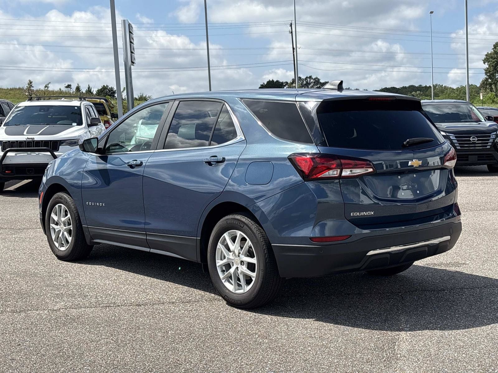 Used 2024 Chevrolet Equinox LT FWD image 7