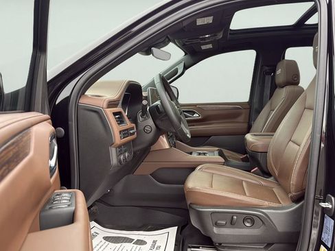 Used 2023 Chevrolet Tahoe High Country w/ LPO, Illumination Package AWD/4WD image 24