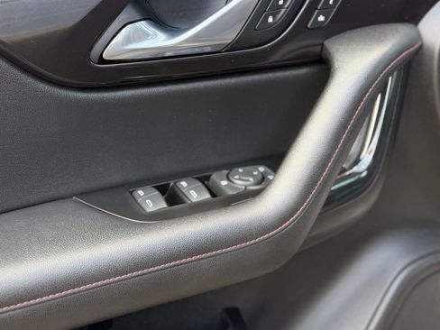 Used 2021 Chevrolet Blazer RS w/ Enhanced Convenience Package image 12