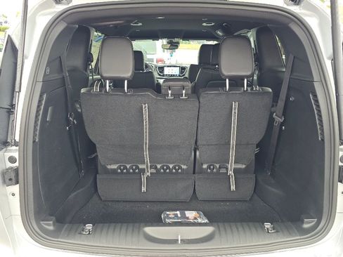 New 2026 Chrysler Pacifica Select image 9