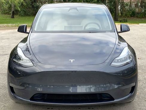 Used 2024 Tesla Model Y Performance image 2