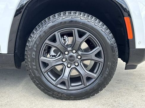New 2026 Jeep Grand Wagoneer 4WD image 17