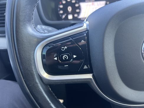 Used 2022 Volvo XC90 T5 Momentum w/ Climate Package FWD image 19