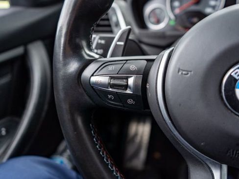 Used 2018 BMW M3 RWD image 18