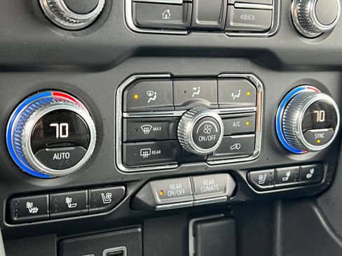Used 2023 GMC Yukon XL AT4 w/ AT4 Premium Plus Package AWD/4WD image 34