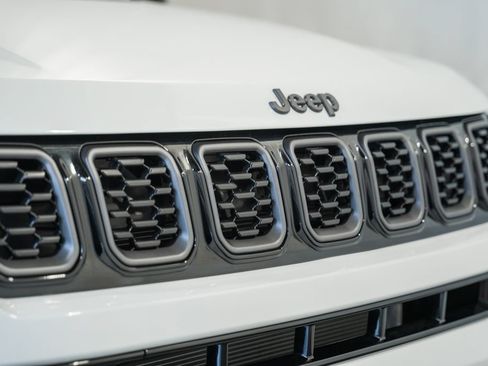 Certified 2025 Jeep Compass Limited w/ High Altitude Package AWD/4WD image 10
