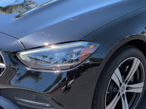 Used 2025 Mercedes-Benz C 300 Sedan image 5