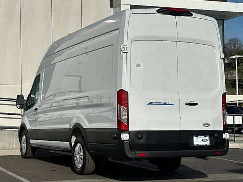New 2026 Ford E-Transit Base image 5