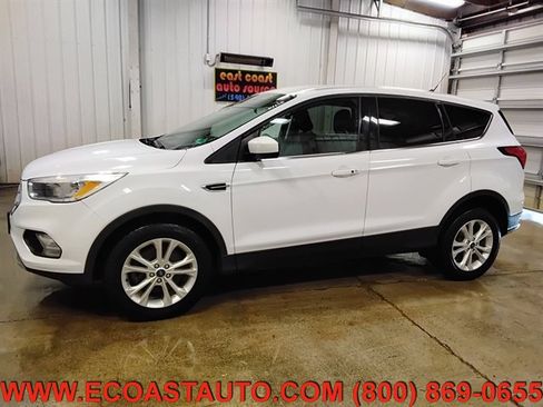 Used 2019 Ford Escape SE image 5