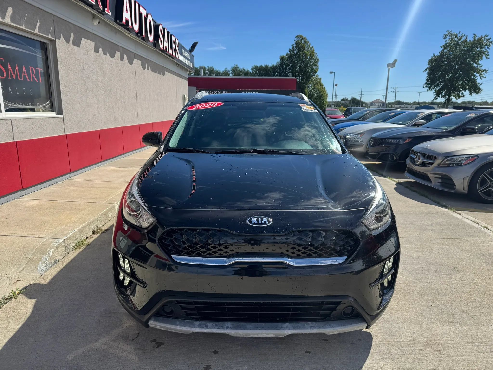 Used 2020 Kia Niro LX FWD image 2