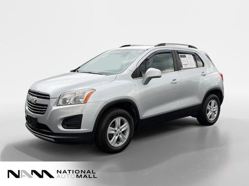 Used 2016 Chevrolet Trax LT w/ LT Sun and Sound Package AWD/4WD image 1