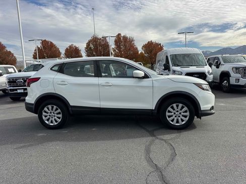 Used 2018 Nissan Rogue Sport S image 9