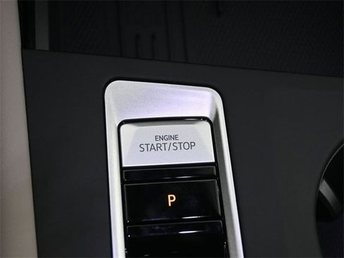 New 2026 Volkswagen Atlas SE image 32