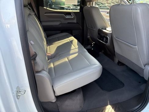 Used 2022 GMC Sierra 1500 SLT w/ SLT Convenience Package image 24