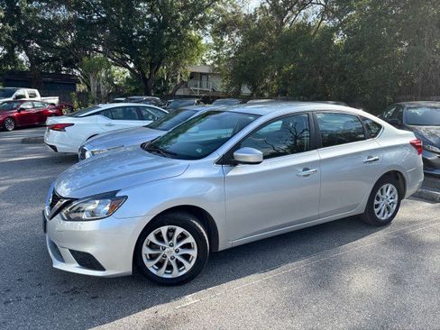 Used 2019 Nissan Sentra SV image 3
