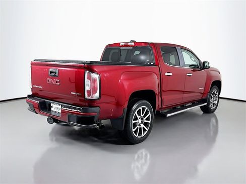 Used 2017 GMC Canyon Denali image 5