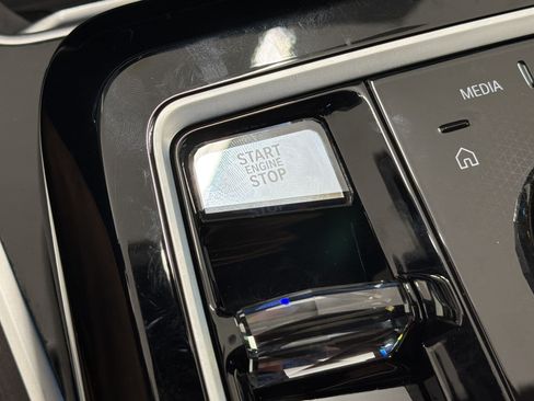 Used 2023 BMW 760i xDrive w/ Luxury Rear Seating Package AWD/4WD image 17