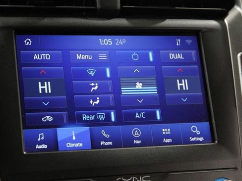 Used 2020 Ford Fusion SE image 12