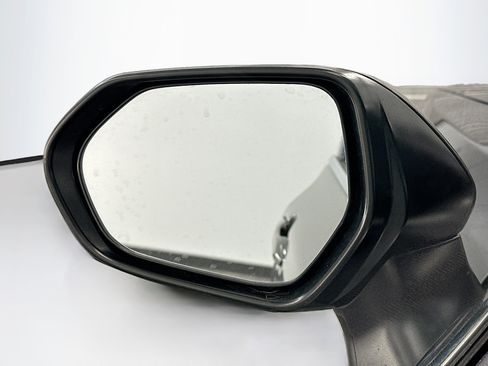 Used 2020 Toyota Camry LE image 16