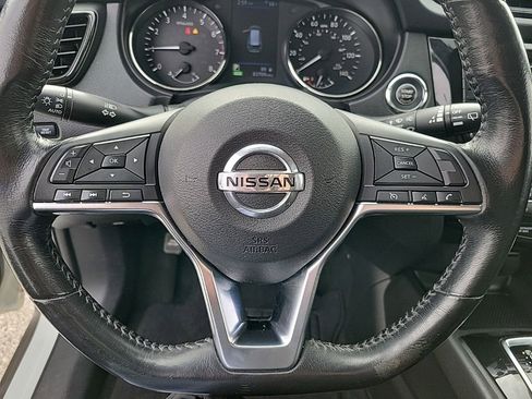 Used 2019 Nissan Rogue SV image 18