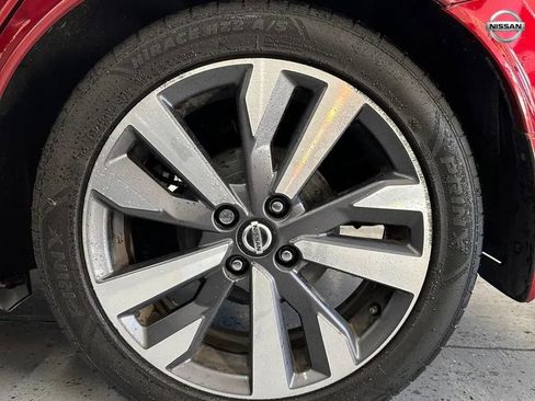 Used 2020 Nissan Versa SR image 24