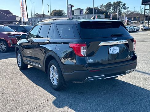 Used 2023 Ford Explorer XLT w/ Equipment Group 202A image 5