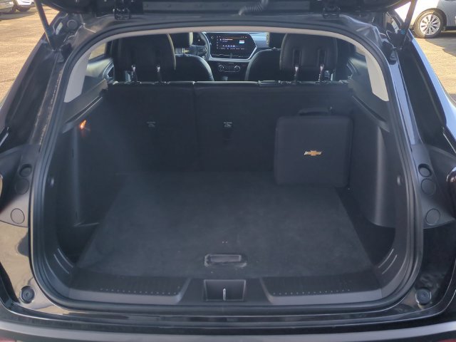 Used 2025 Chevrolet Trax LT FWD image 29