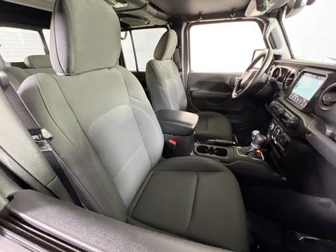 Used 2022 Jeep Gladiator Sport AWD/4WD image 25