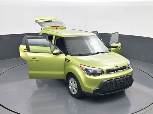 Used 2016 Kia Soul FWD image 29