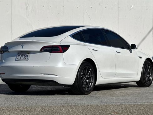 Used 2019 Tesla Model 3 Long Range image 4