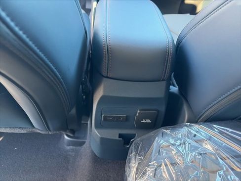 New 2025 Ford Maverick Lariat image 13