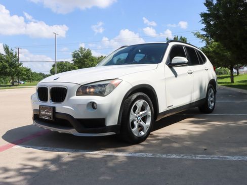 Used 2015 BMW X1 sDrive28i RWD image 3