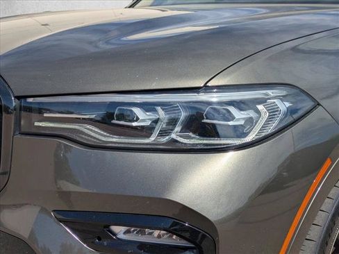 Used 2022 BMW X7 xDrive40i w/ M Sport Package AWD/4WD image 9